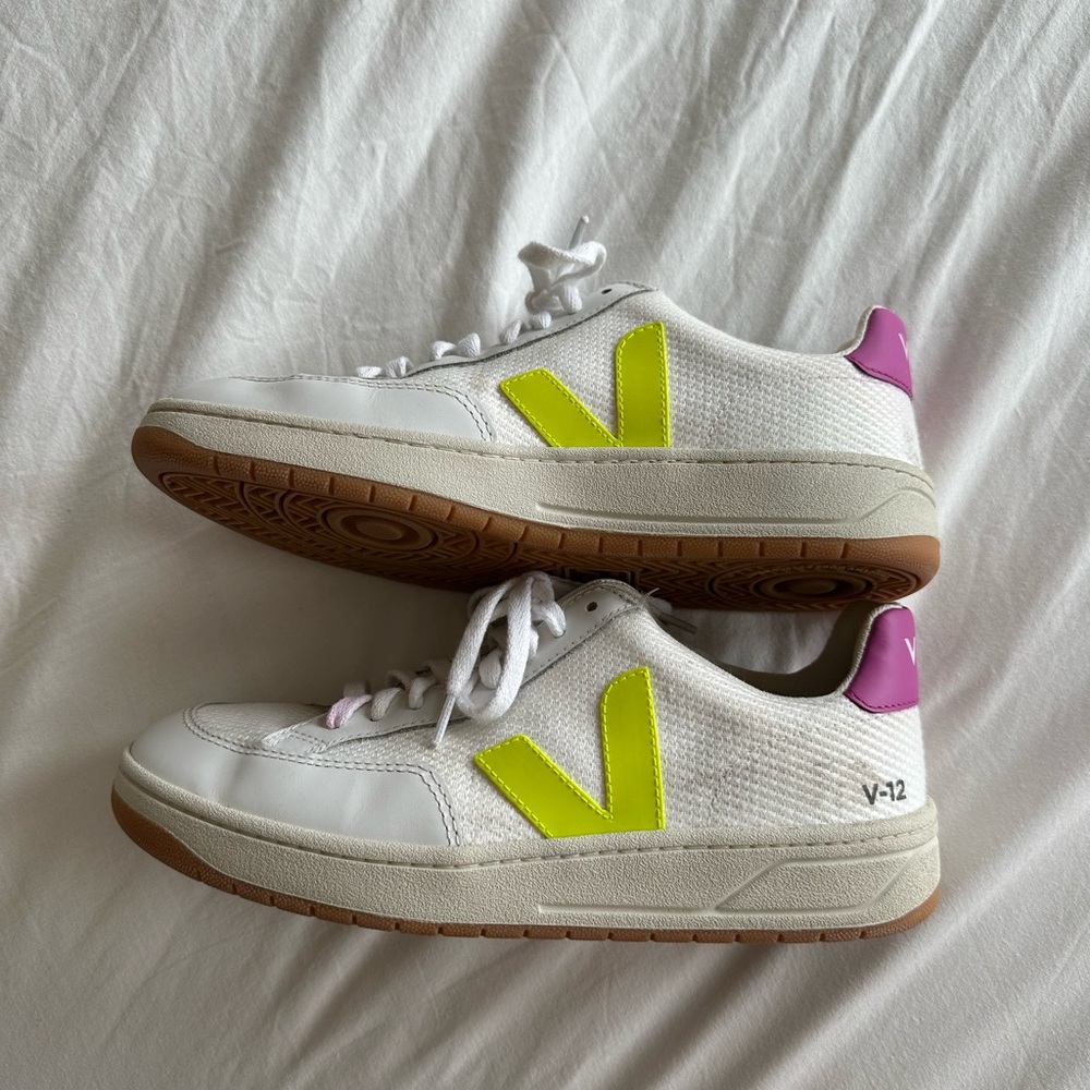 VEJA sneakers size 39